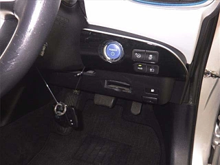 TOYOTA PRIUS 2018