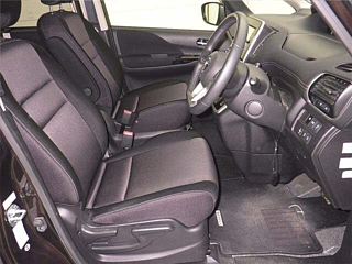 NISSAN SERENA 2017