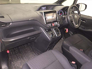 TOYOTA NOAH 2014