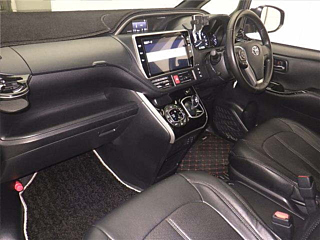 TOYOTA VOXY 2021