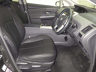 TOYOTA PRIUS ALPHA 2011
