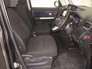 TOYOTA ROOMY 2020