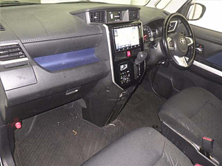 TOYOTA ROOMY 2020