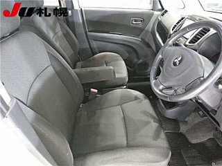 MITSUBISHI DELICA D2 2011
