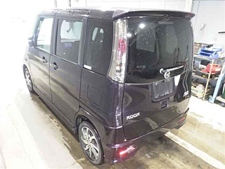 NISSAN ROOX 2010