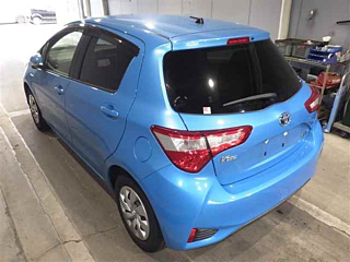 TOYOTA VITZ 2017