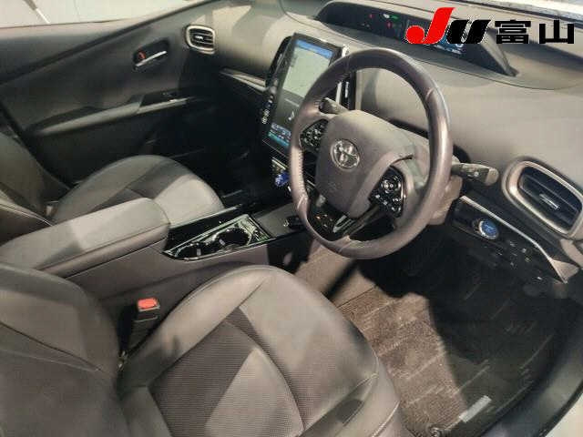 TOYOTA PRIUS PHV 2021