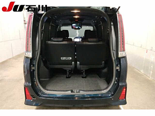 TOYOTA NOAH 2017