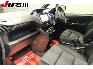 TOYOTA NOAH 2017