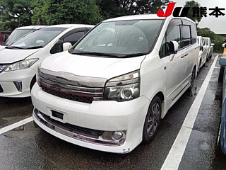 TOYOTA VOXY 2012