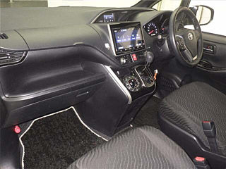 TOYOTA VOXY 2020