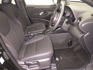 TOYOTA YARIS 2024