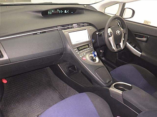 TOYOTA PRIUS 2013