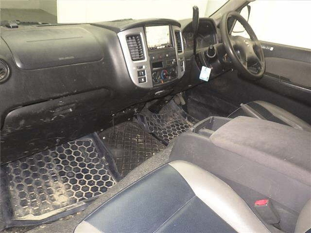 NISSAN CARAVAN VAN 2010