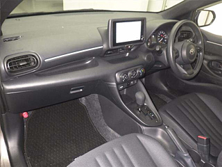 TOYOTA YARIS 2024