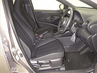 TOYOTA YARIS 2024
