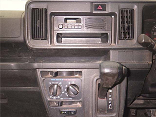 DAIHATSU HIJET VAN 2019
