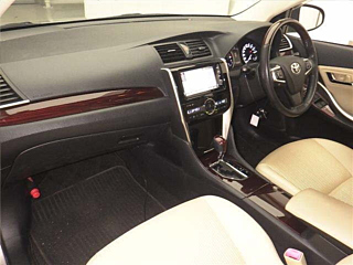 TOYOTA PREMIO 2016