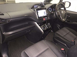 TOYOTA VOXY 2020