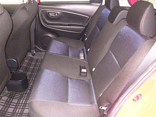 TOYOTA VITZ 2016