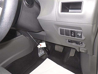 TOYOTA PRIUS ALPHA 2013