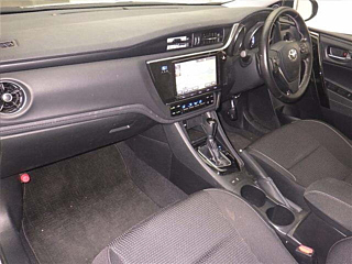 TOYOTA AURIS 2016