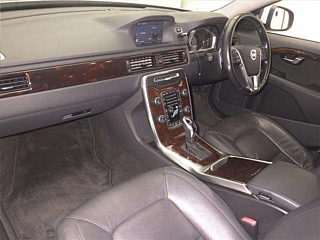 VOLVO V70 2015