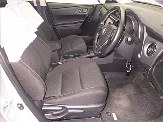 TOYOTA AURIS 2016