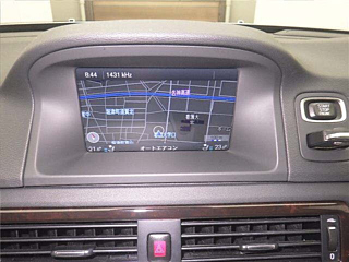VOLVO V70 2015