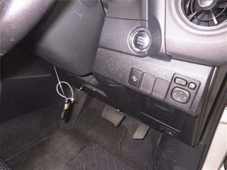 TOYOTA AURIS 2016