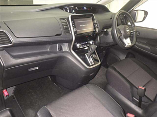 NISSAN SERENA 2017