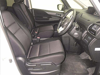 NISSAN SERENA 2017