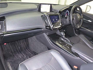 TOYOTA CROWN 2018