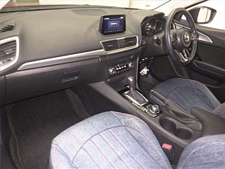 MAZDA AXELA 2016