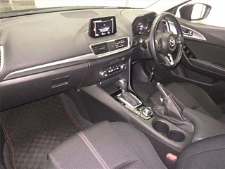 MAZDA AXELA 2017