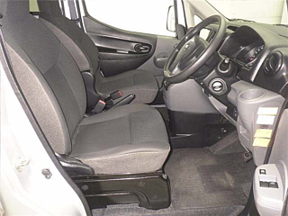 NISSAN NV200 2018