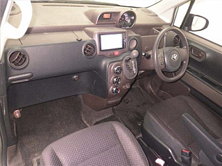 TOYOTA SPADE 2013