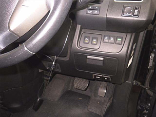 NISSAN SERENA 2015