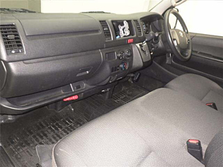 TOYOTA HIACE VAN 2020