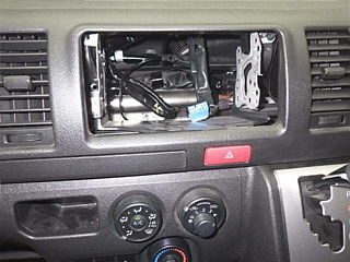 TOYOTA HIACE VAN 2020