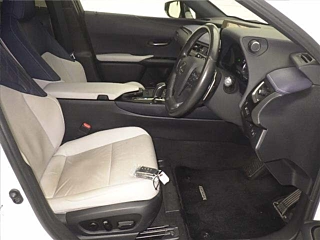 LEXUS UX 2021