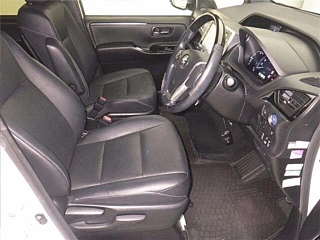 TOYOTA ESQUIRE 2017