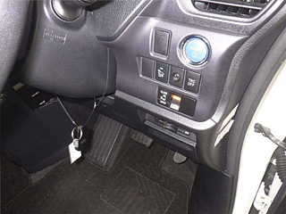 TOYOTA VOXY 2014