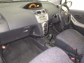 TOYOTA VITZ 2010