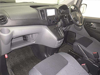 NISSAN NV200 2020