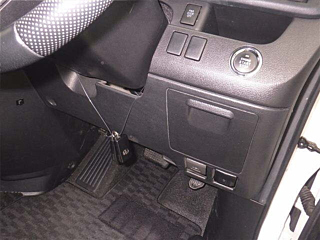 TOYOTA VOXY 2012
