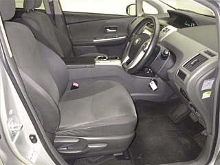 TOYOTA PRIUS ALPHA 2014