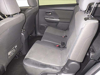 TOYOTA PRIUS ALPHA 2014