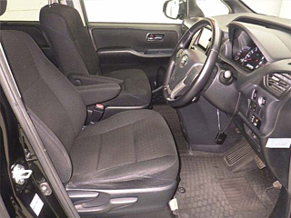 TOYOTA NOAH 2016