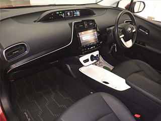 TOYOTA PRIUS 2016